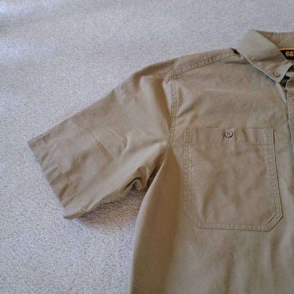 CAT Caterpillar Men's Shirt Short Sleeved Tan Brown Size Medium Cotton Casual - Picture 9 of 12